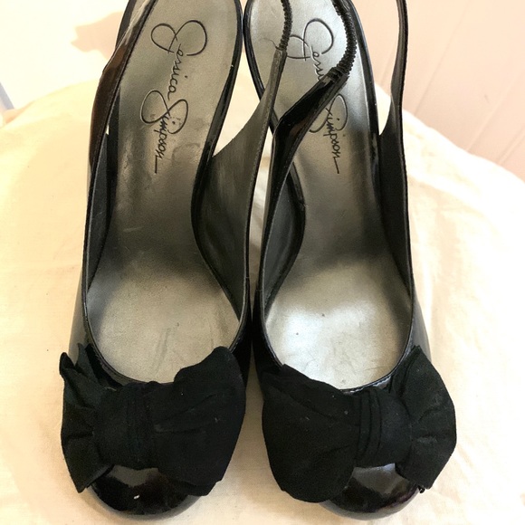 ❌SOLD❌ Jessica Simpsons black patent pumps - Picture 4 of 5